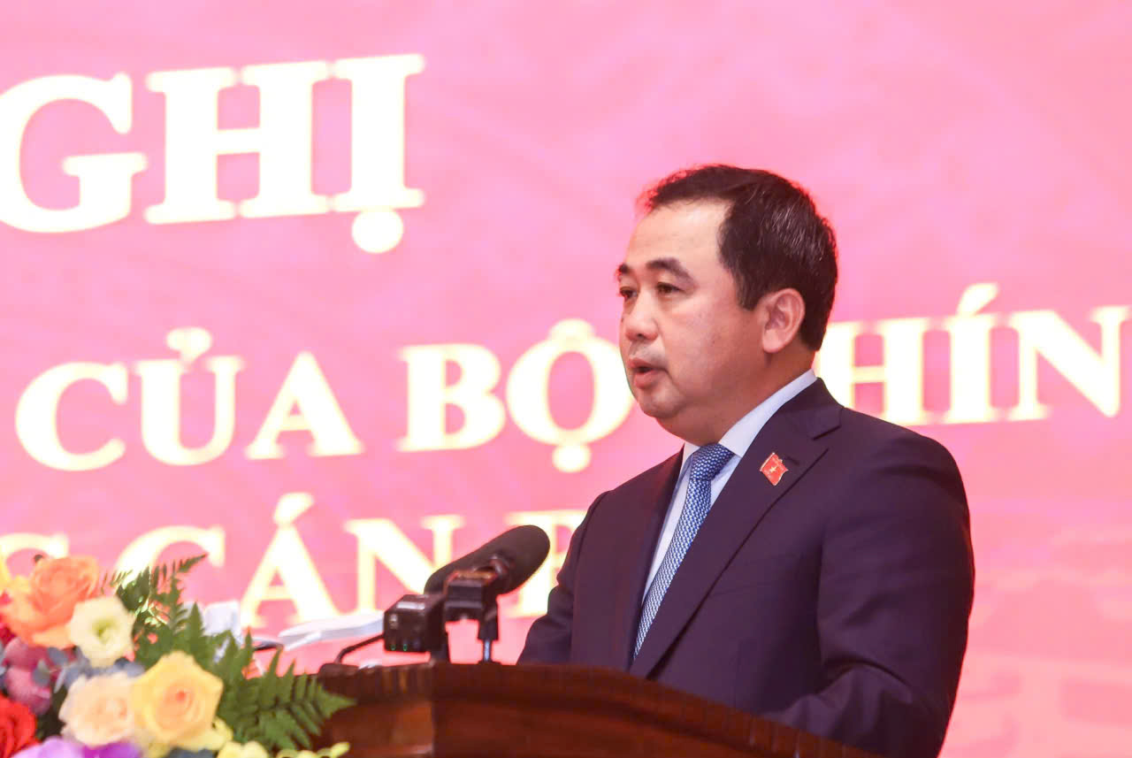 Bí thư Thành ủy Hà Nội Trần Đức Thắng phát biểu tại hội nghị. Bí thư Thành ủy Hà Nội Trần Đức Thắng phát biểu tại hội nghị.