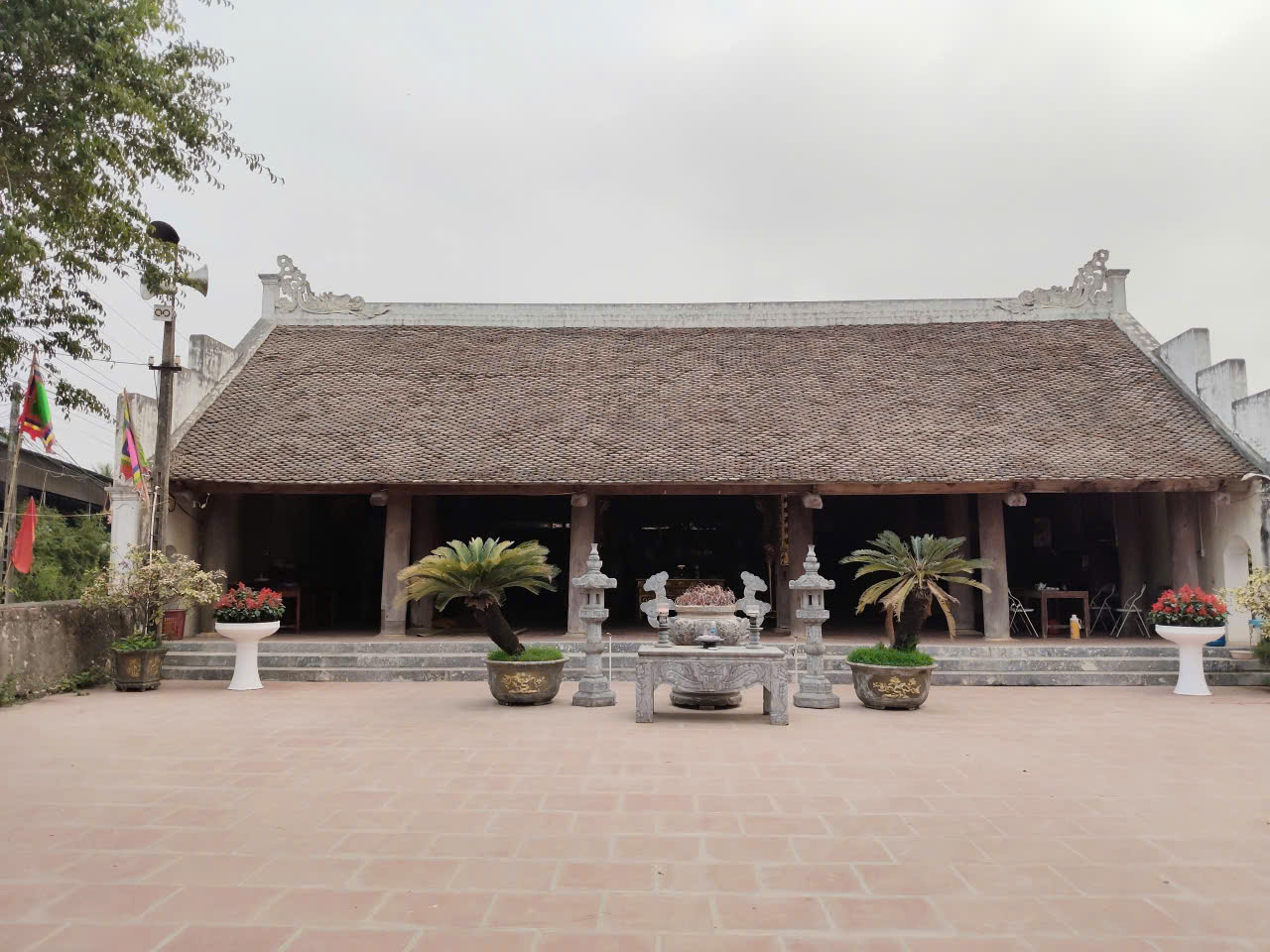 N&eacute;t cổ k&iacute;nh của Đ&igrave;nh l&agrave;ng Gạo qua thăng trầm của thời gian. Ảnh: Tuấn Ngọc