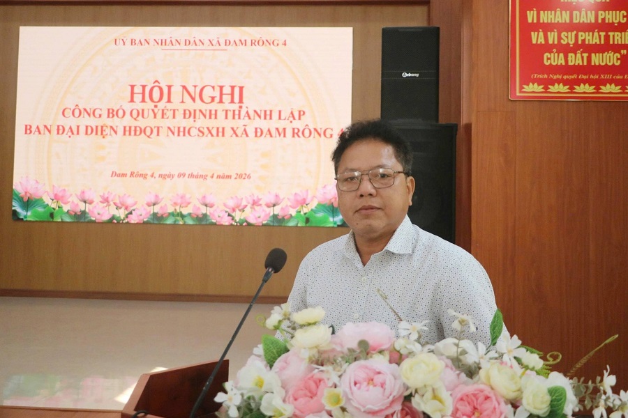 &Ocirc;ng Khổng Hữu Ki&ecirc;n &ndash; Ph&oacute; B&iacute; thư Đảng ủy, Chủ tịch UBND x&atilde;, Trưởng ban đại diện HĐQT NHCSXH x&atilde; Đam R&ocirc;ng 4 ph&aacute;t biểu tại hội nghị.