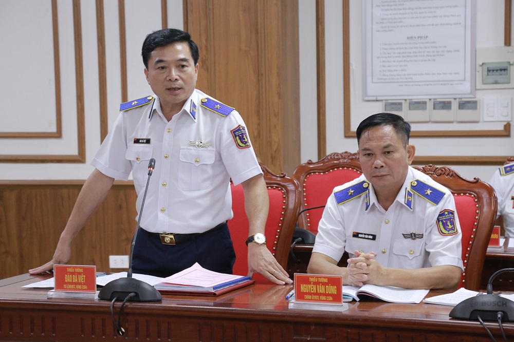 Thiếu tướng Đ&agrave;o B&aacute; Việt, Tư Lệnh V&ugrave;ng Cảnh s&aacute;t biển 4 biểu tại Hội thảo.