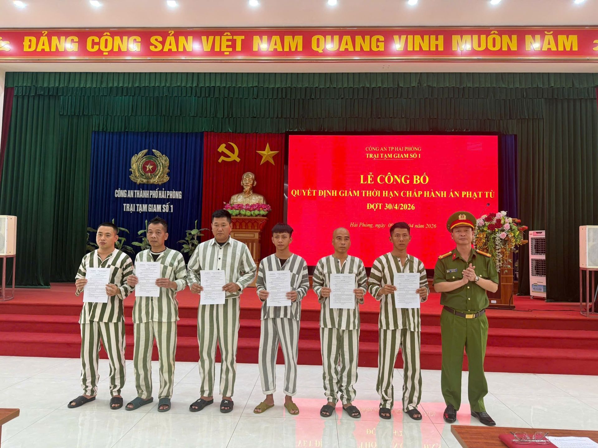 Hải Phòng: Công bố 47 quyết định giảm thời hạn chấp hành án phạt tù đợt 30/4/2026