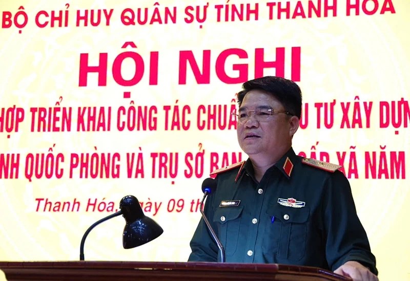 Thiếu tướng Vũ Văn T&ugrave;ng, Ủy vi&ecirc;n Ban Thường vụ Tỉnh ủy, Chỉ huy trưởng Bộ CHQS tỉnh ph&aacute;t biểu kết luận hội nghị.