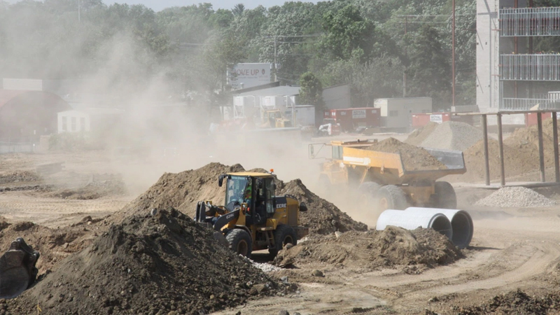 Hà Nội siết chặt quản lý, yêu cầu đình chỉ công trình gây bụi, mất an toàn
