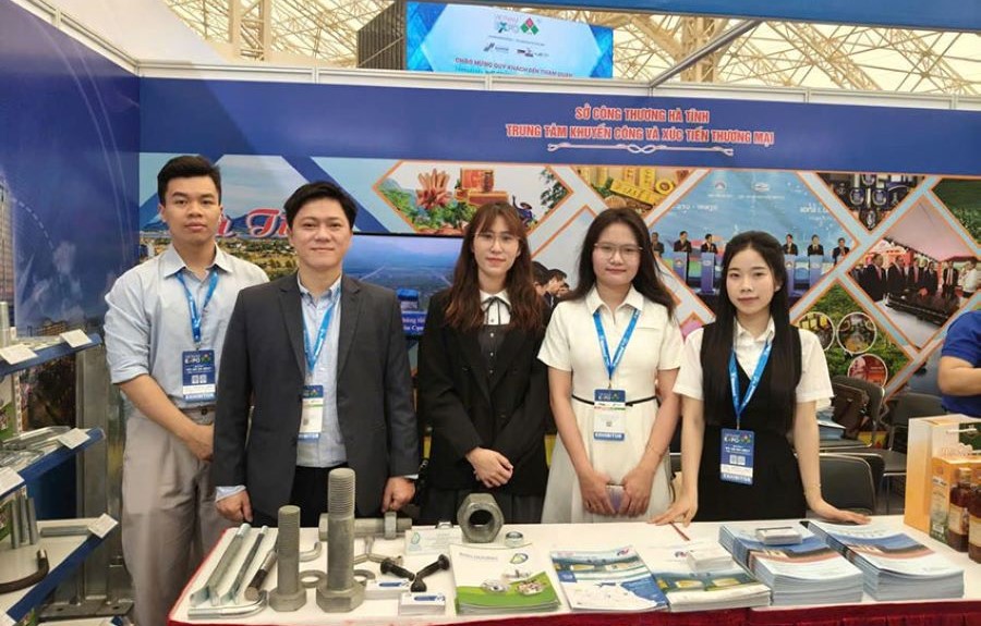 Hội chợ l&agrave; cơ hội để doanh nghiệp, hợp t&aacute;c x&atilde; H&agrave; Tĩnh mở rộng thị trường, thu h&uacute;t &nbsp;đầu tư