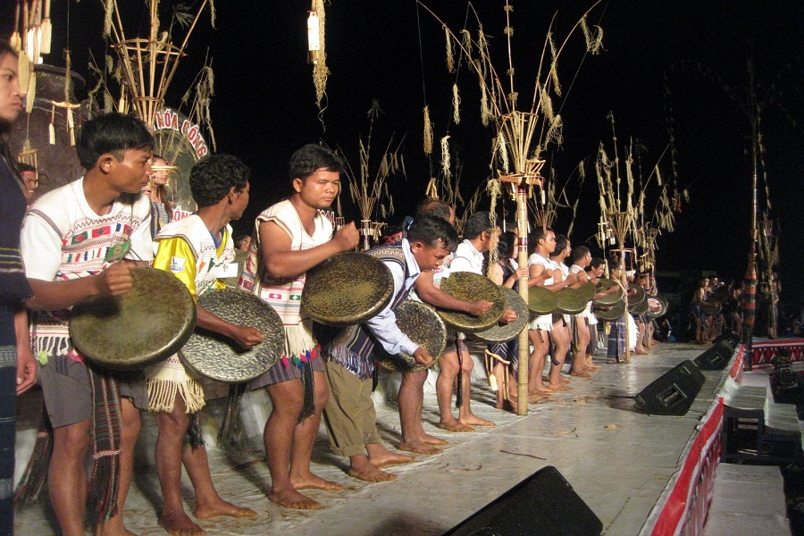Lâm Đồng nâng tầm du lịch bằng sức mạnh văn hóa. Lâm Đồng nâng tầm du lịch bằng sức mạnh văn hóa.