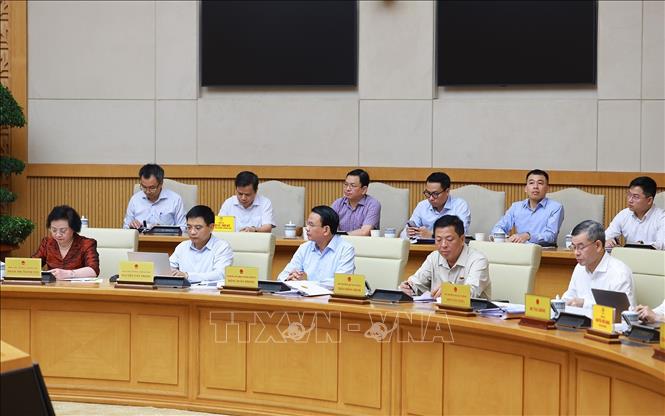 Ph&oacute; Thủ tướng v&agrave; c&aacute;c th&agrave;nh vi&ecirc;n Ch&iacute;nh phủ tham dự họp Thường trực Ch&iacute;nh phủ. Ảnh: Dương Giang/TTXVN