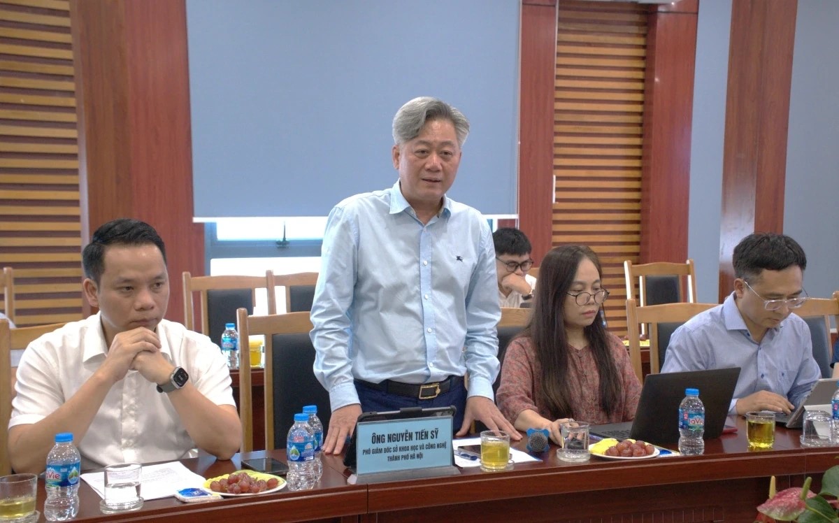 Đại diện Sở Khoa học và Công nghệ, Trung tâm Dữ liệu và truyền thông Thành phố Hà Nội chia sẻ kinh nghiệm xây dựng, vận hành phần mềm Hanoi Work. Đại diện Sở Khoa học và Công nghệ, Trung tâm Dữ liệu và truyền thông Thành phố Hà Nội chia sẻ kinh nghiệm xây dựng, vận hành phần mềm Hanoi Work.