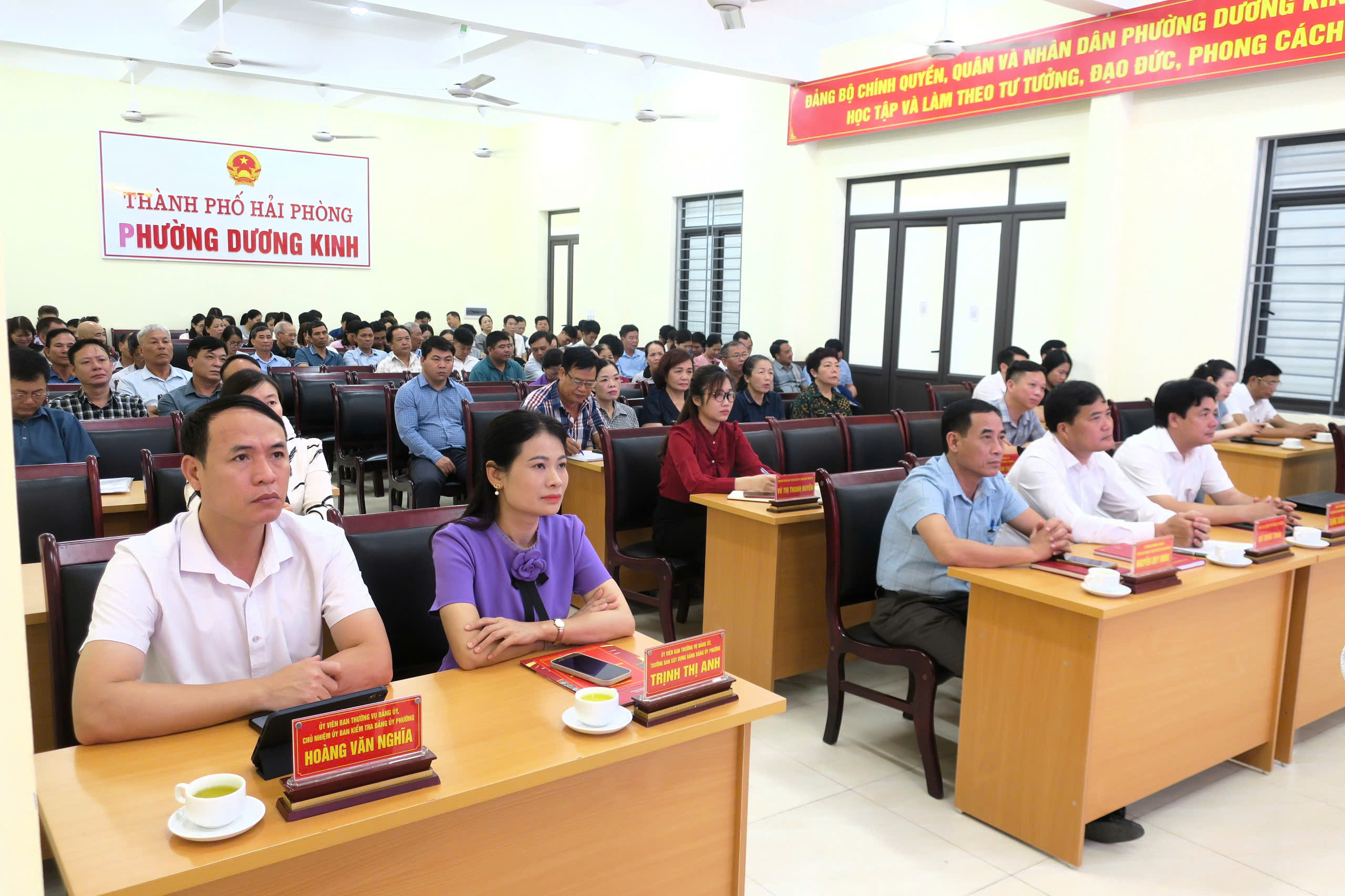 Đại biểu tham dự Hội nghị.