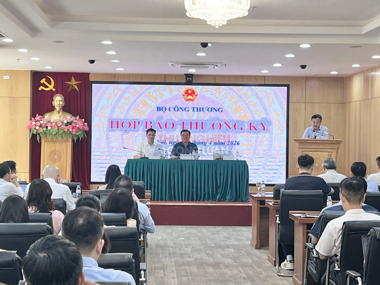 Đảm bảo cung ứng điện trong bối cảnh nắng nóng đến sớm