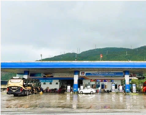 C&aacute;c cửa h&agrave;ng xăng dầu mở cửa b&aacute;n ổn định