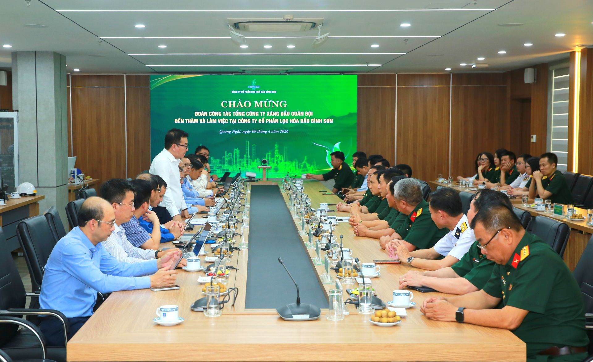 To&agrave;n cảnh buổi l&agrave;m việc giữa MIPECO v&agrave; BSR về việc hợp t&aacute;c trong cung ứng xăng dầu cho thị trường.