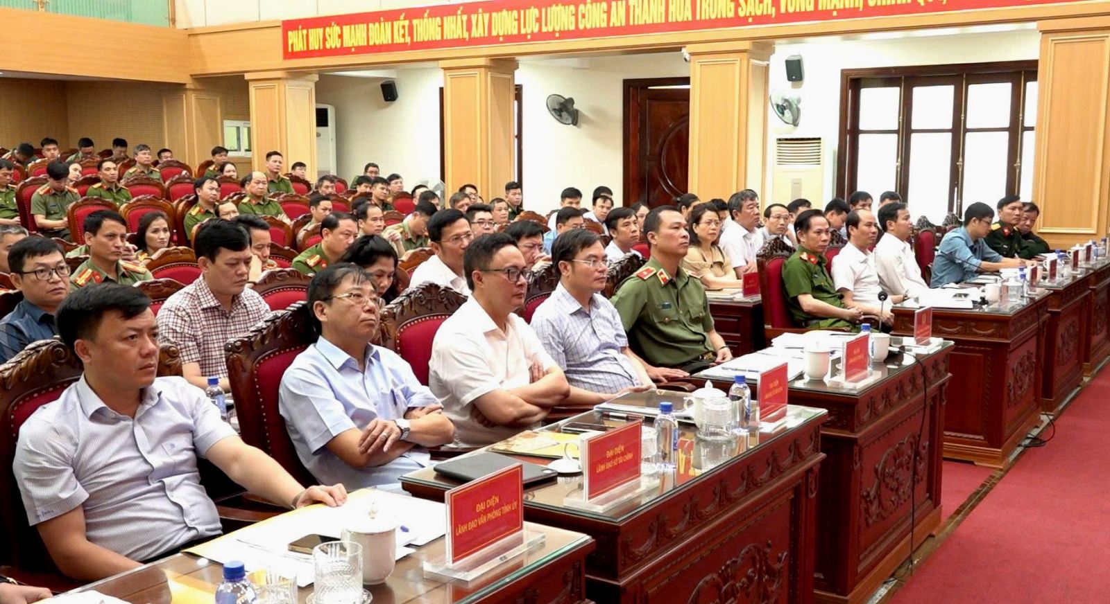 C&aacute;c đại biểu tham dự hội nghị