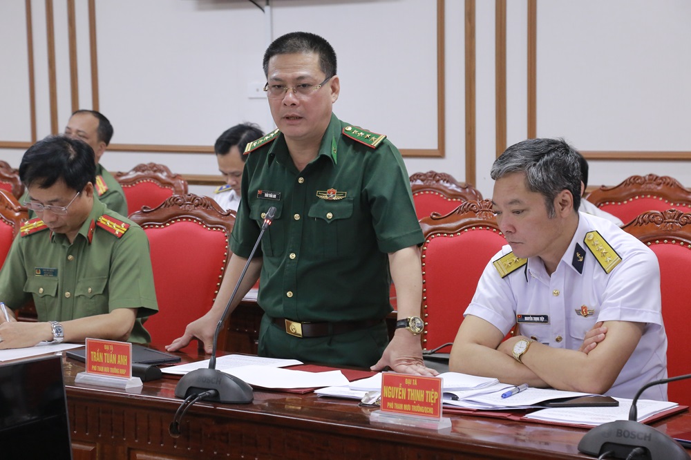 C&aacute;c đại biểu thảo luận, đ&oacute;ng g&oacute;p &yacute; kiến tại Hội nghị.