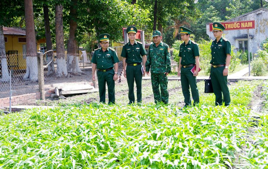 C&ocirc;ng t&aacute;c tăng gia sản xuất, x&acirc;y dựng cảnh quang &ldquo;S&aacute;ng, Xanh, Sạch, Đẹp&rdquo; ở c&aacute;c đơn vị cơ sở được duy tr&igrave; đảm bảo
