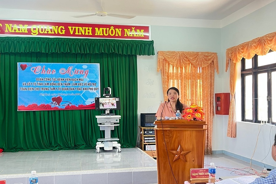 B&agrave; Huỳnh Thị Phương Duy&ecirc;n &ndash; Gi&aacute;m đốc Sở Y tế tỉnh L&acirc;m Đồng ph&aacute;t biểu tại buổi l&agrave;m việc