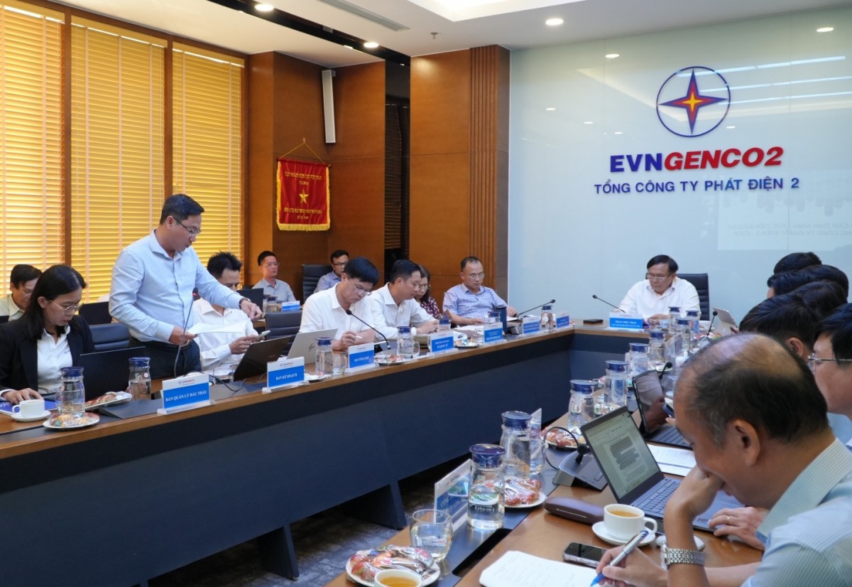 To&agrave;n cảnh buổi l&agrave;m việc