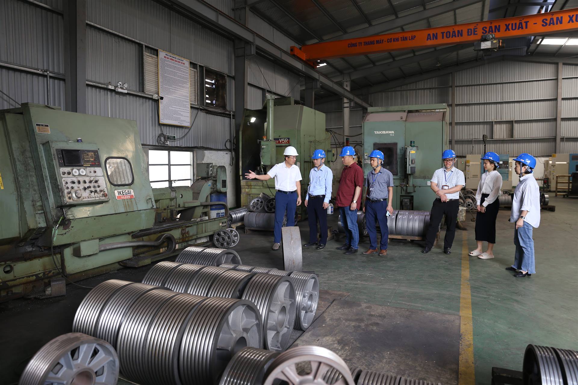 Đo&agrave;n kiểm tra li&ecirc;n ng&agrave;nh của Hội đồng An to&agrave;n vệ sinh lao động (ATVSLĐ) tỉnh Th&aacute;i Nguy&ecirc;n kiểm tra việc thực hiện c&aacute;c quy định của ph&aacute;p luật về ATVSLĐ năm 2025 tại C&ocirc;ng ty TNHH Thang m&aacute;y - Cơ kh&iacute; T&acirc;n Lập (Ảnh tư liệu)