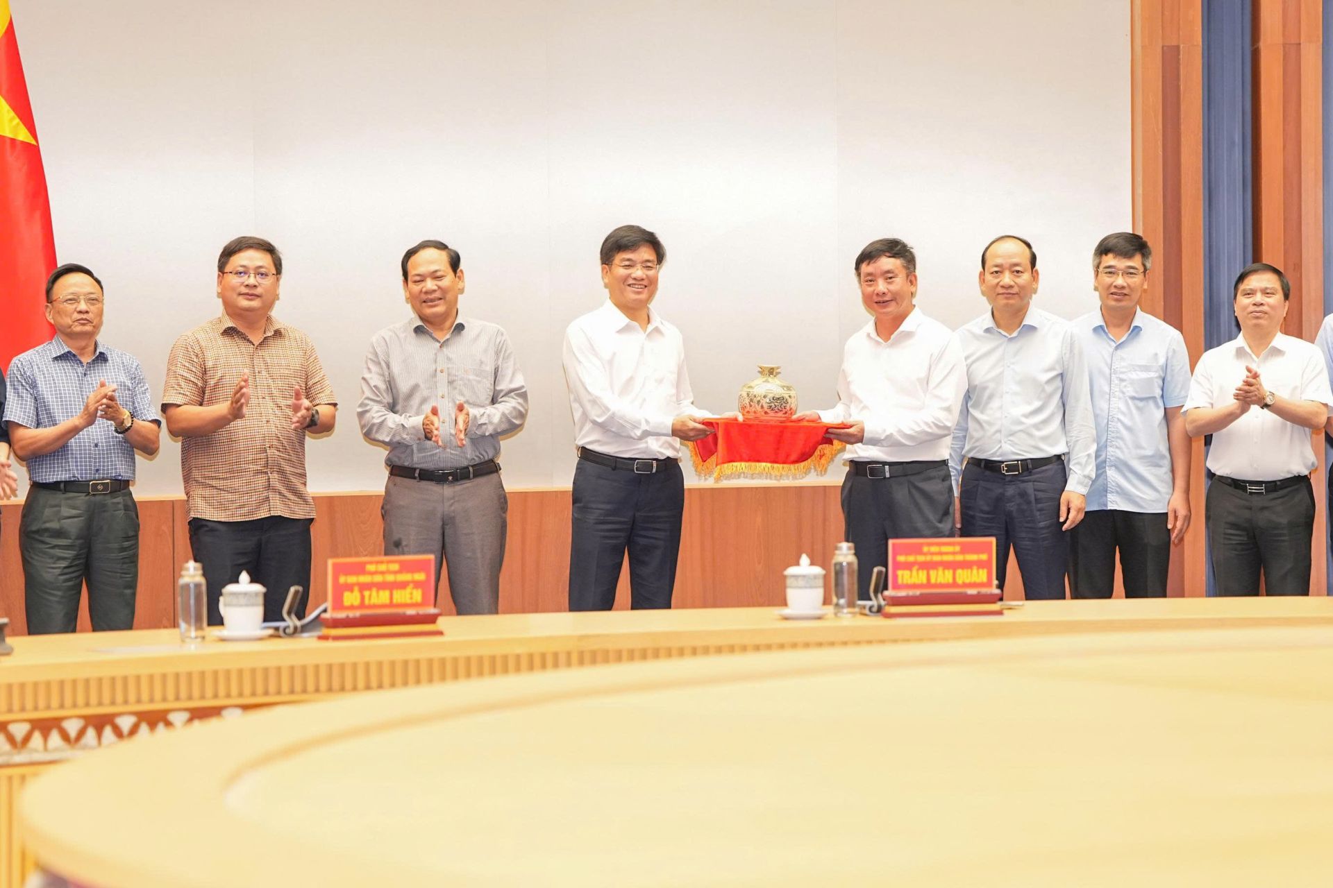 Đoàn công tác của tỉnh Quảng Ngãi thăm và làm việc tại Hải Phòng