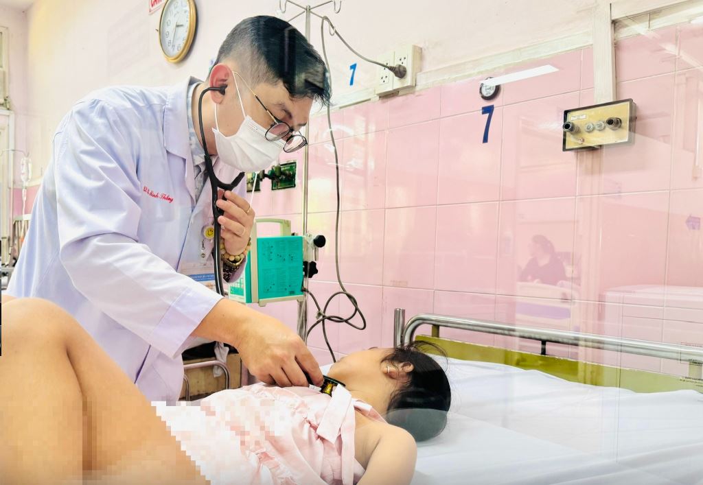 Bộ Y tế: Khẩn trương điều tra vụ 148 học sinh nhập viện nghi ngộ độc tại TP HCM