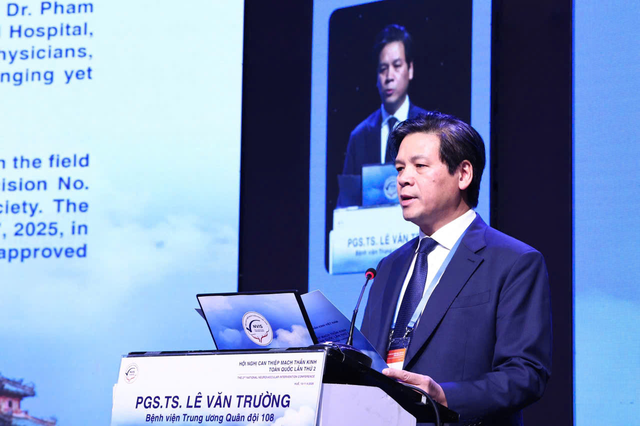 PGS.TS L&ecirc; Văn Trường ph&aacute;t biểu khai mạc