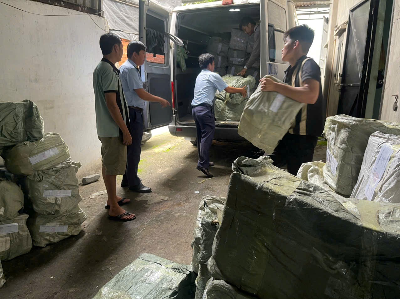 TP.HCM: Đội QLTT 13 phạt hơn 650 triệu đồng 15 vụ vi phạm an toàn thực phẩm