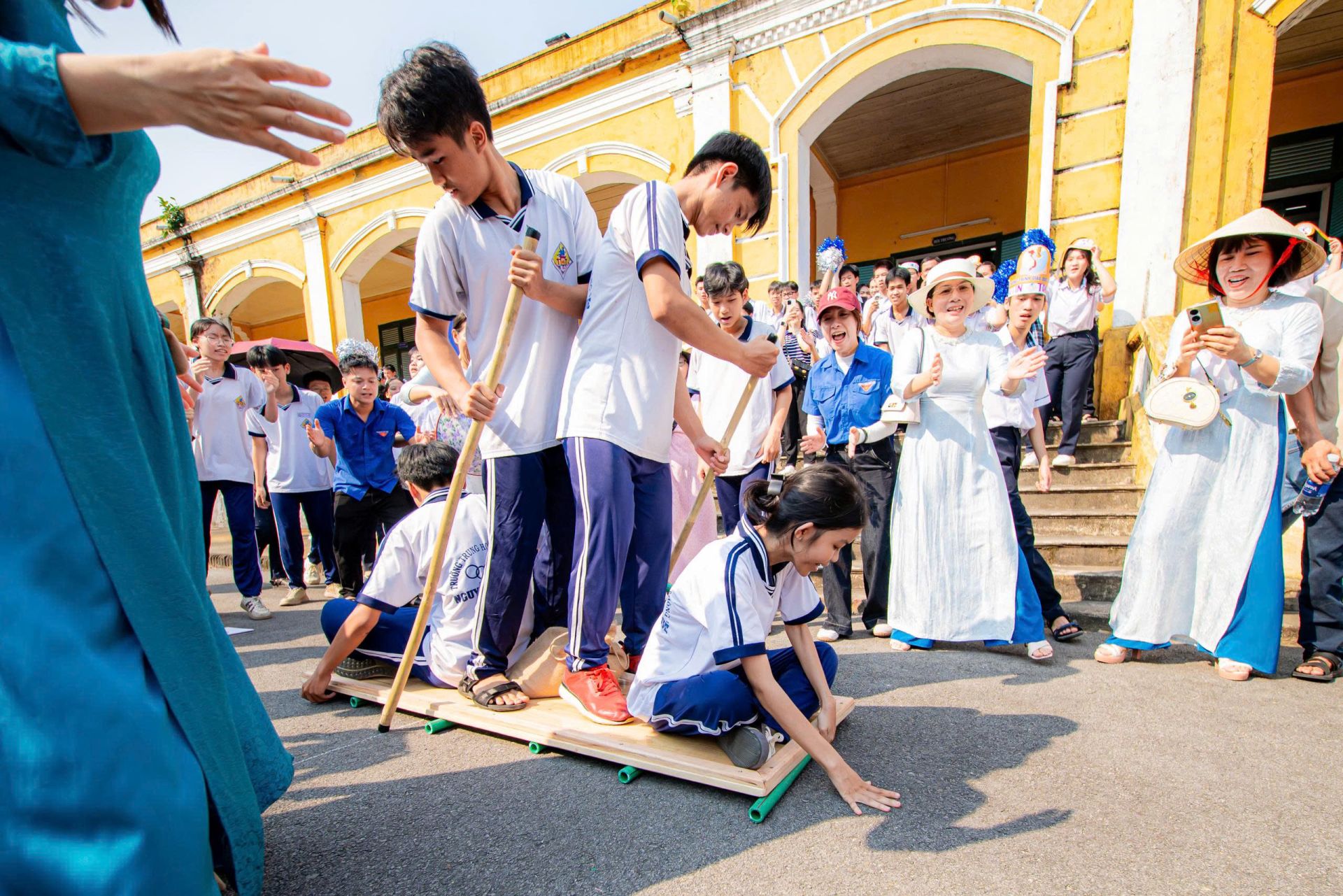 Tr&ograve; chơi vận động