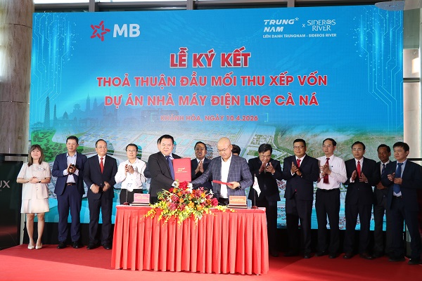 K&yacute; kết thỏa thuận đầu mối thu xếp vốn