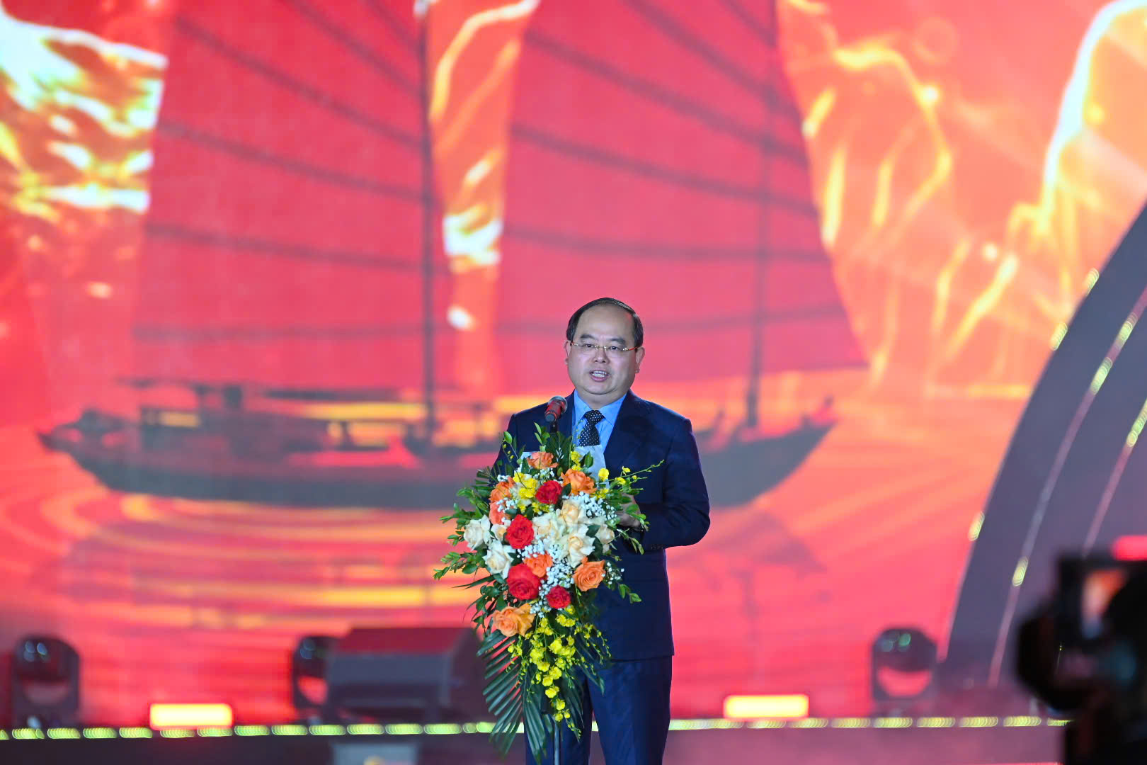 Quản Minh Cường, Ủy vi&ecirc;n Ban Chấp h&agrave;nh Trung ương Đảng, B&iacute; thư Tỉnh uỷ, Trưởng Đo&agrave;n ĐBQH tỉnh Quảng Ninh, ph&aacute;t biểu ch&agrave;o mừng tại lễ khai mạc