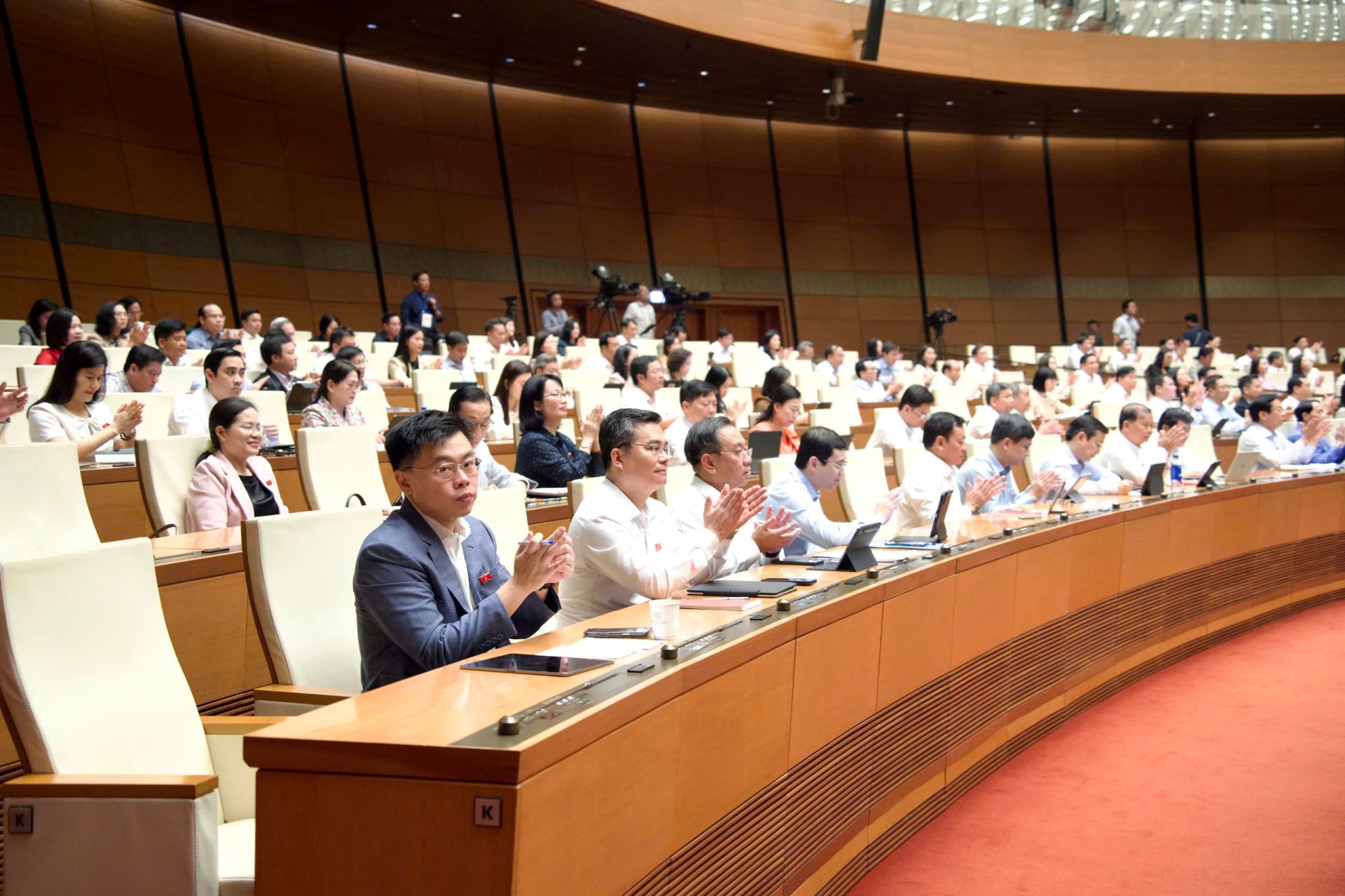 C&aacute;c đại biểu Quốc hội tại Phi&ecirc;n họp