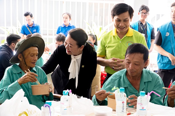 Phát huy vai trò "cầu nối", giúp người bệnh tiếp cận bảo hiểm y tế kịp thời