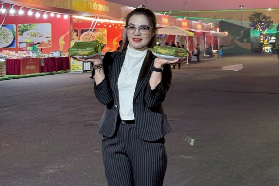 Chủ nhân thương hiệu Bánh chưng xanh Lương Huế. Ảnh: N.V Chủ nhân thương hiệu Bánh chưng xanh Lương Huế. Ảnh: N.V