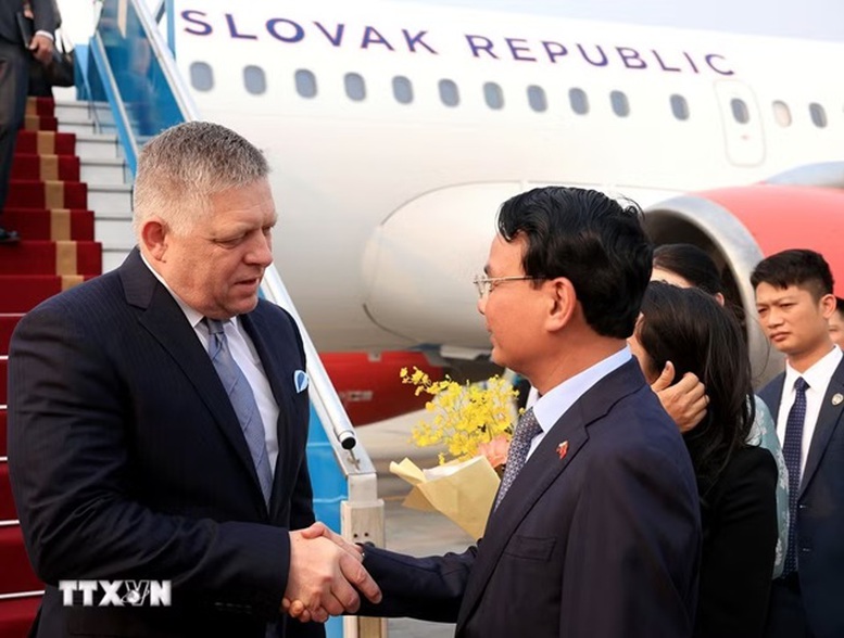Thủ tướng Cộng hòa Slovakia Robert Fico bắt đầu thăm chính thức Việt Nam
