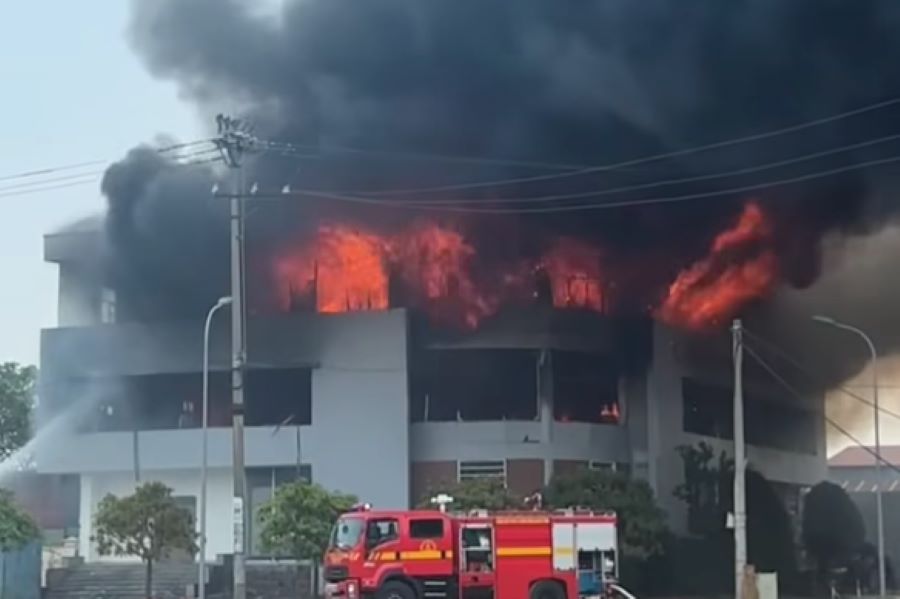 Hà Tĩnh: Hỏa hoạn giữa trưa, công ty chế biến gỗ thiệt hại nặng nề