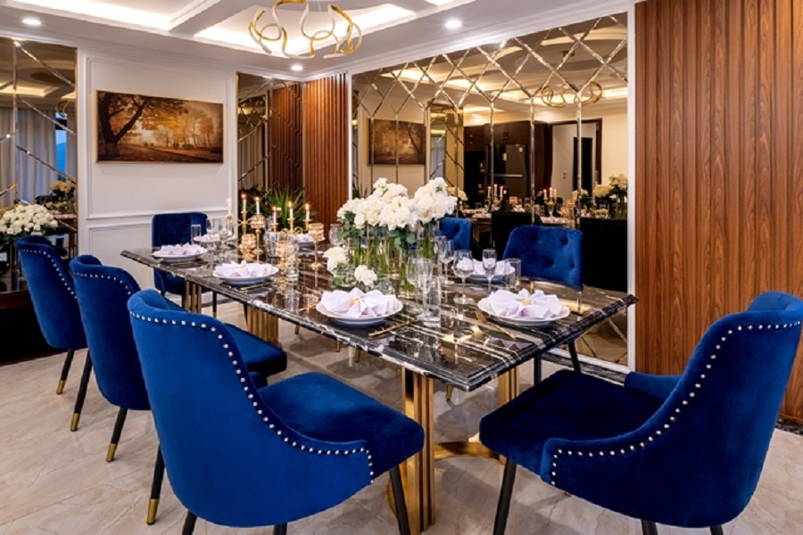 Kh&aacute;ch sạn sở hữu ph&ograve;ng ăn sang trọng; Ảnh: