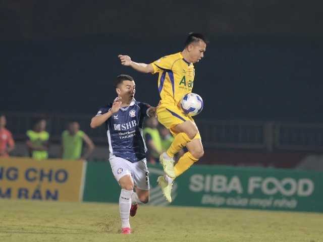 Trong hiệp 1, cả 2 đội đều nhập cuộc thận trọng, chặt chẽ.