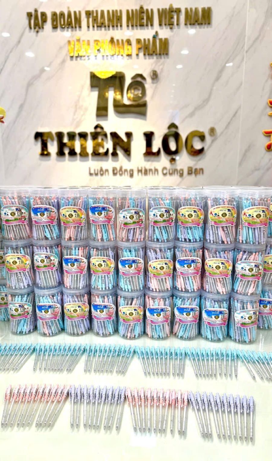 C&ocirc;ng nghệ mực ti&ecirc;n tiến gi&uacute;p n&eacute;t viết &ecirc;m, đều, ổn định v&agrave; c&oacute; thể viết tr&ecirc;n nhiều bề mặt &ndash; kể cả giấy c&oacute; độ trơn hoặc d&iacute;nh dầu mỡ .