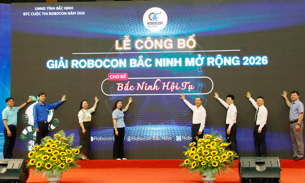C&aacute;c đại biểu ấn n&uacute;t ph&aacute;t động Giải Robocon Bắc Ninh mở rộng năm 2026.