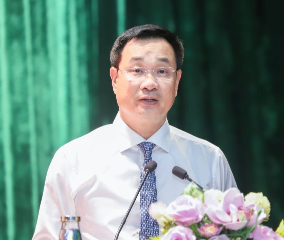 B&iacute; thư Th&agrave;nh ủy Đ&agrave; Nẵng L&ecirc; Ngọc Quang ph&aacute;t biểu giao nhiệm vụ cho đồng ch&iacute; Trần Thắng Lợi