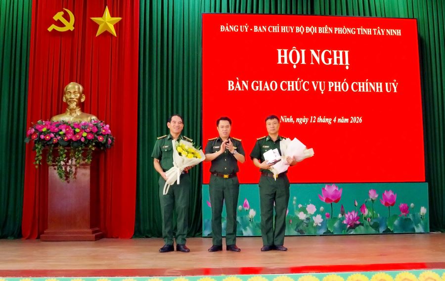 Đảng ủy - Ban Chỉ huy BĐBP tỉnh Tây Ninh tổ chức hội nghị bàn giao chức vụ Phó Chính ủy