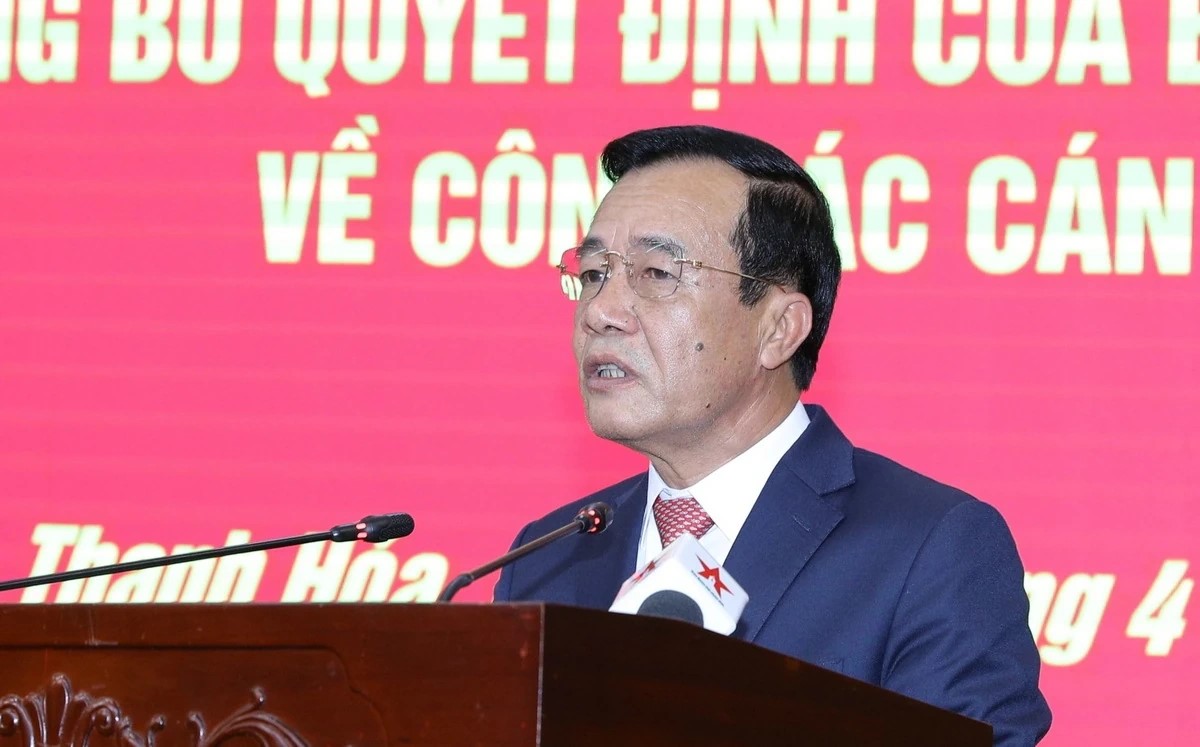 Bí thư Tỉnh ủy Lê Đức Thái phát biểu nhận nhiệm vụ. Bí thư Tỉnh ủy Lê Đức Thái phát biểu nhận nhiệm vụ.