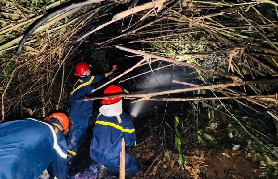 Công an Quảng Trị hỗ trợ chữa cháy rừng, bảo vệ khu dân cư tại nước bạn Lào