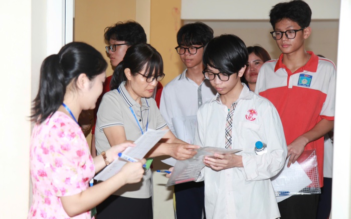 Gần 57.000 học sinh Hà Nội đăng ký thi lớp 10 sau 3 ngày, đạt gần 39%