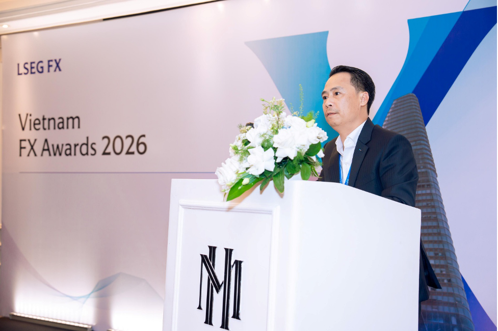 Ông Lại Tất Hà – Phó Tổng Giám đốc ABBank chia sẻ tại lễ trao giải Ông Lại Tất Hà – Phó Tổng Giám đốc ABBank chia sẻ tại lễ trao giải