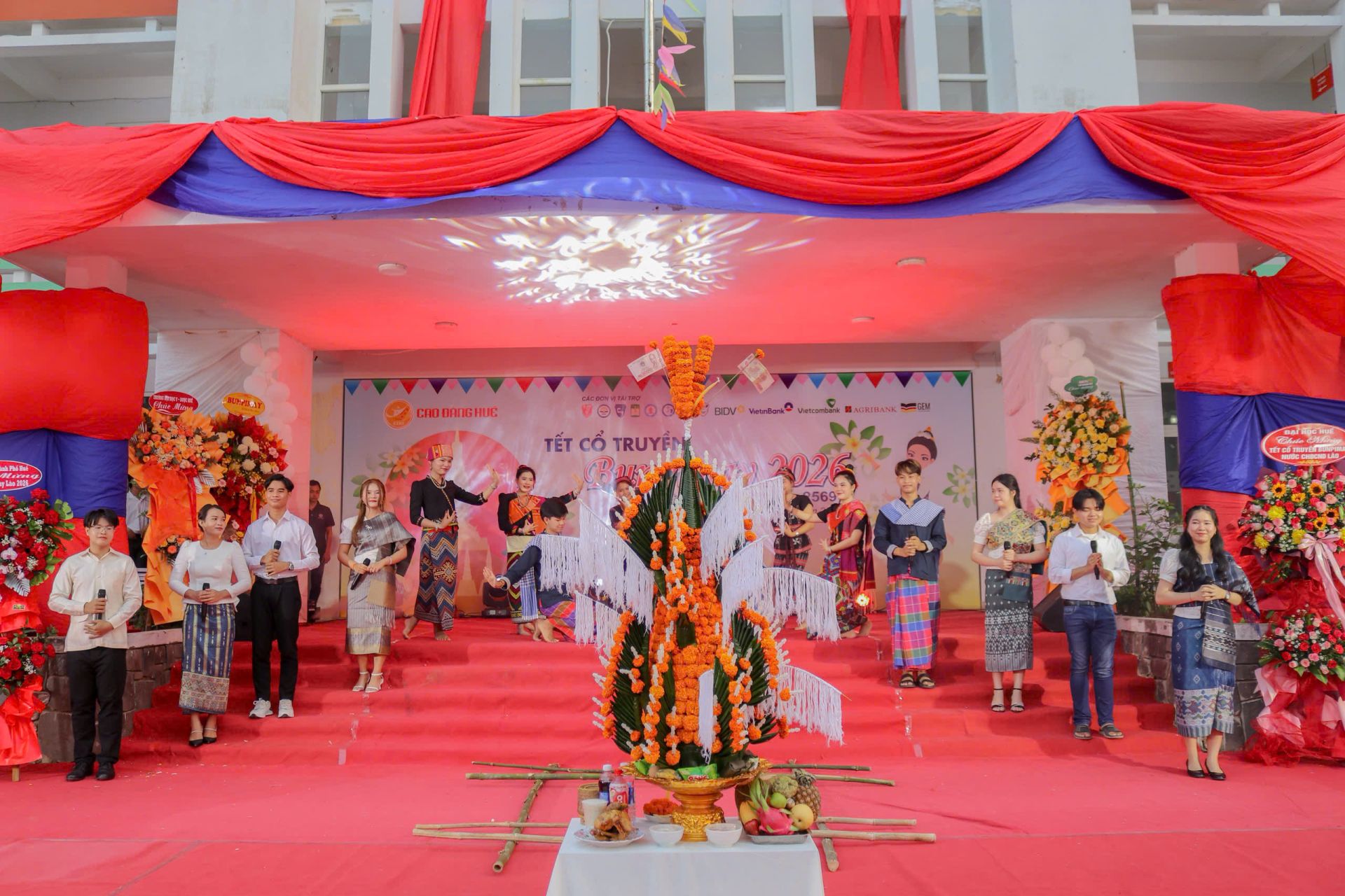 Chương tr&igrave;nh văn nghệ vui tết Bunpimay