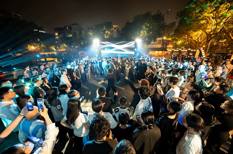 EU và giới trẻ Việt Nam lan tỏa thông điệp về biến đổi khí hậu qua tác phẩm vũ đạo “Nước”