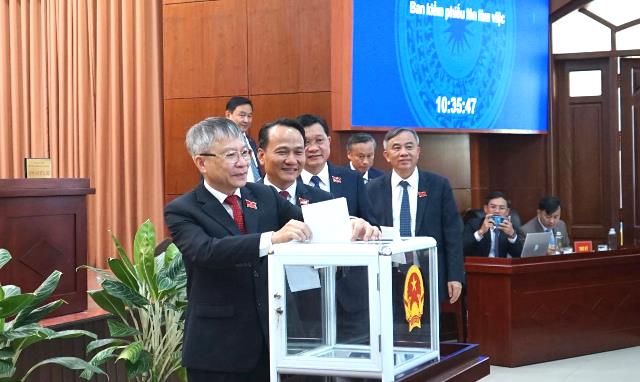 Đại biểu HĐND th&agrave;nh phố Đ&agrave; Nẵng bỏ phiếu bầu Chủ tịch UBND th&agrave;nh phố Đ&agrave; Nẵng nhiệm kỳ 2026-2031.