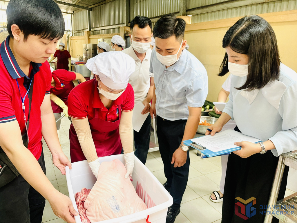 Quảng Ninh kiểm soát chặt hoạt động giết mổ và vệ sinh an toàn thực phẩm