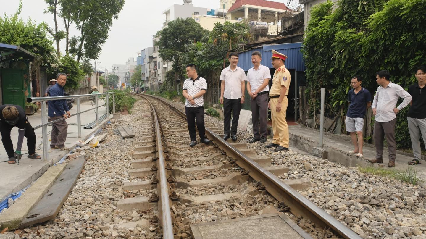 Nam Định: Quyết liệt xóa bỏ lối đi tự mở qua đường sắt, bảo đảm an toàn giao thông tại Phường Đông A