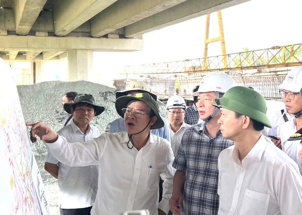 L&atilde;nh đạo TP. Cần Thơ khảo s&aacute;t, kiếm tra tiến độ đường cao tốc Ch&acirc;u Đốc-Cần Thơ-S&oacute;c Trăng doạn qua địa b&agrave;n TP, Cần Thơ