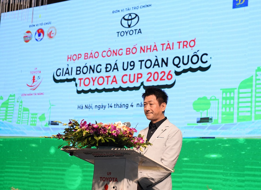 &Ocirc;ng Hirata Osamu, Tổng Gi&aacute;m đốc Toyota Việt Nam ph&aacute;t biểu tại buổi họp b&aacute;o
